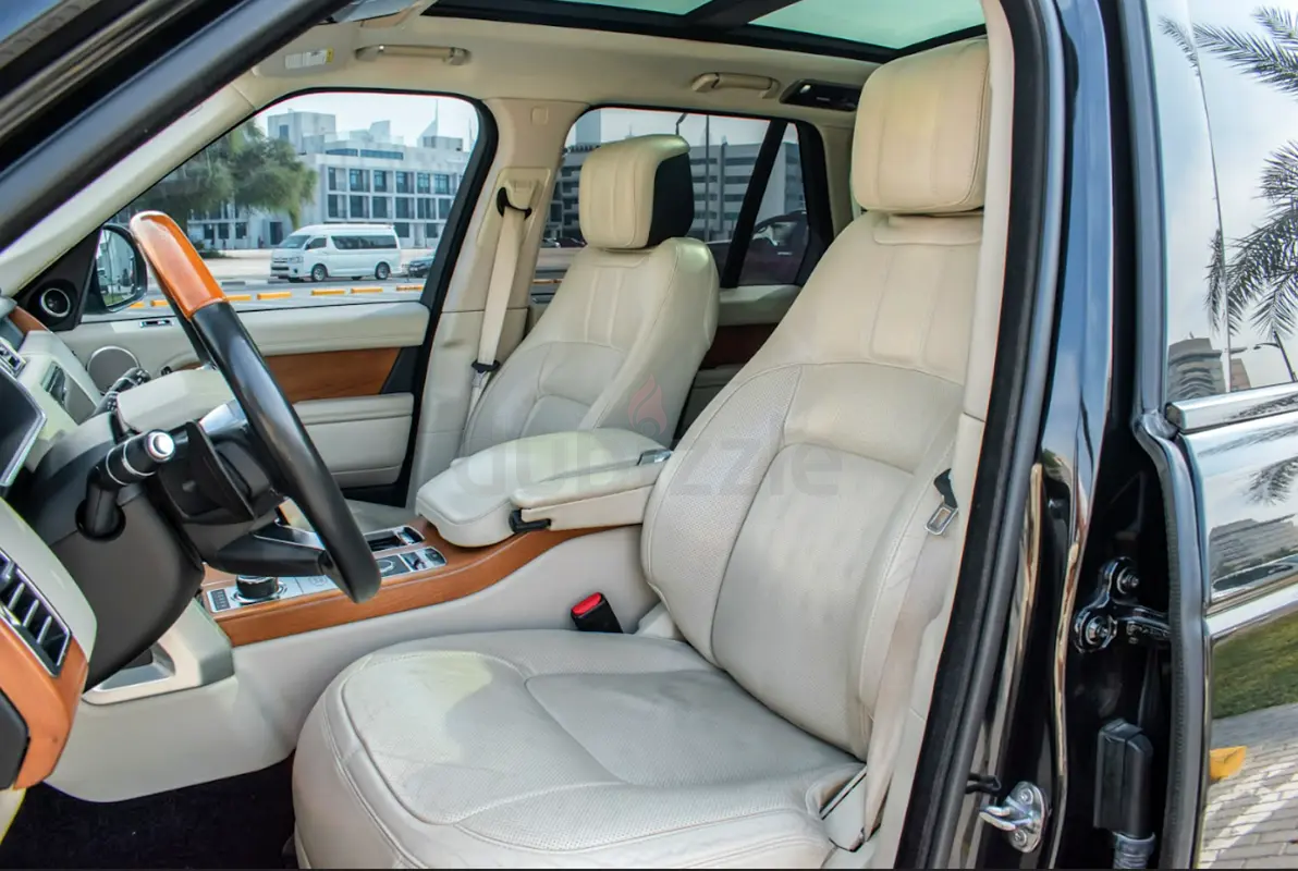 2020 Land Rover Range Rover for Rent in Al Hudaiba photo 10