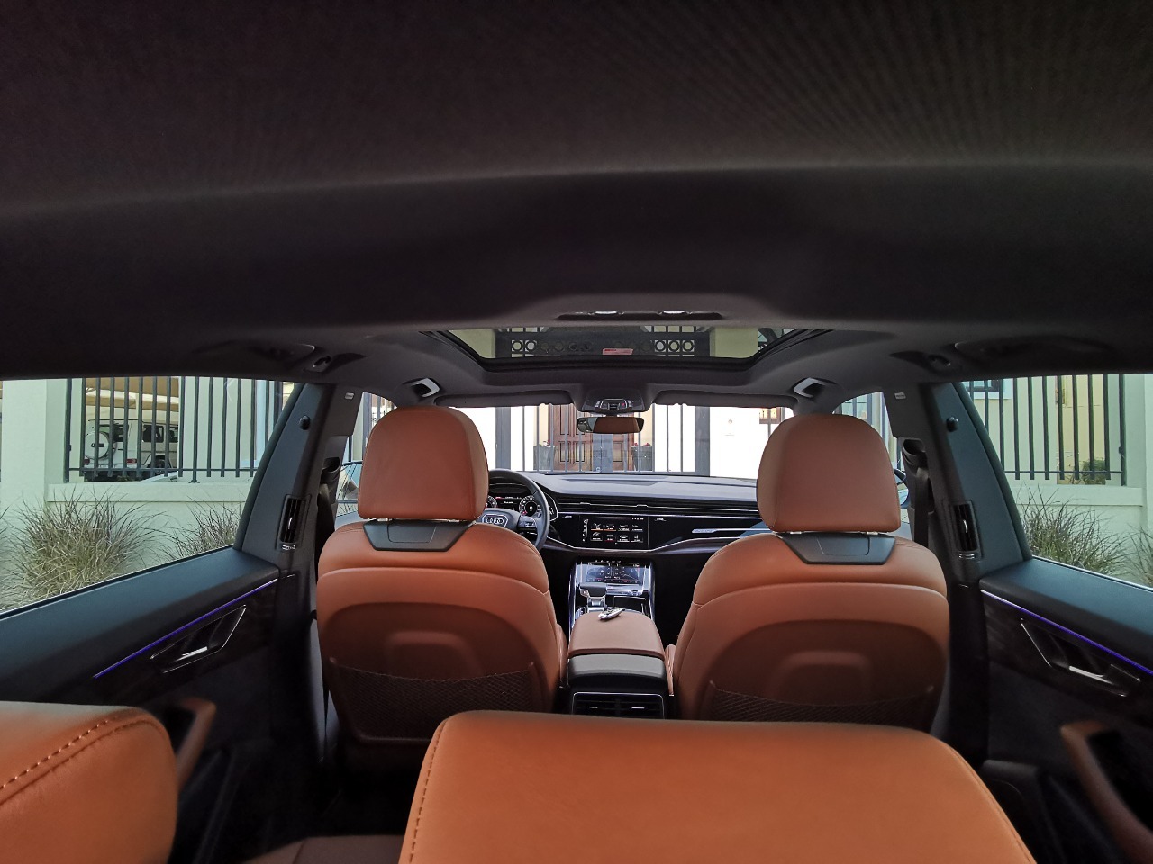 Rent 2022 Audi Q8 White in Dubai photo 4