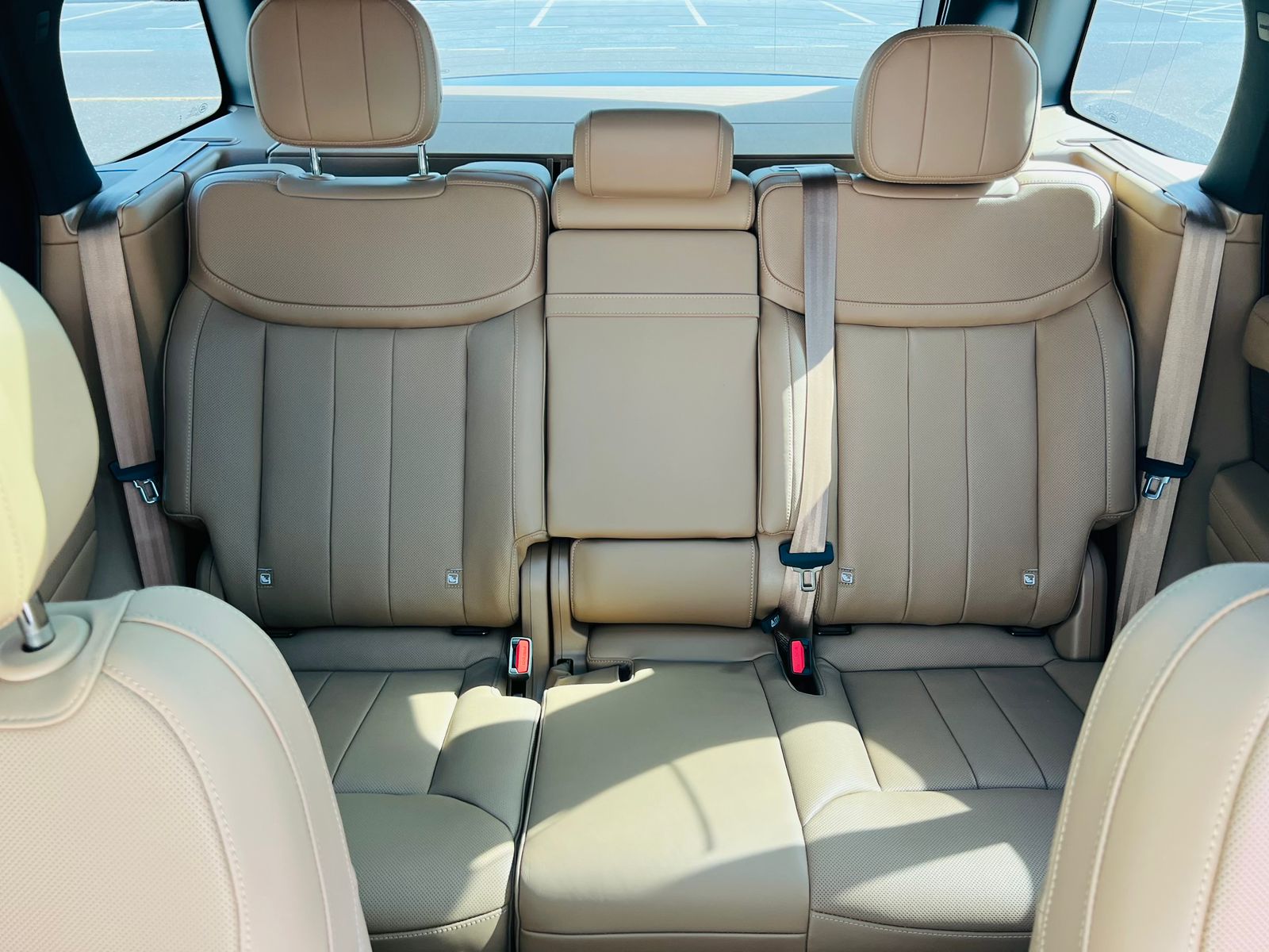 Rent a 2025 Land Rover Range Rover Vogue Black in Dubai photo 7