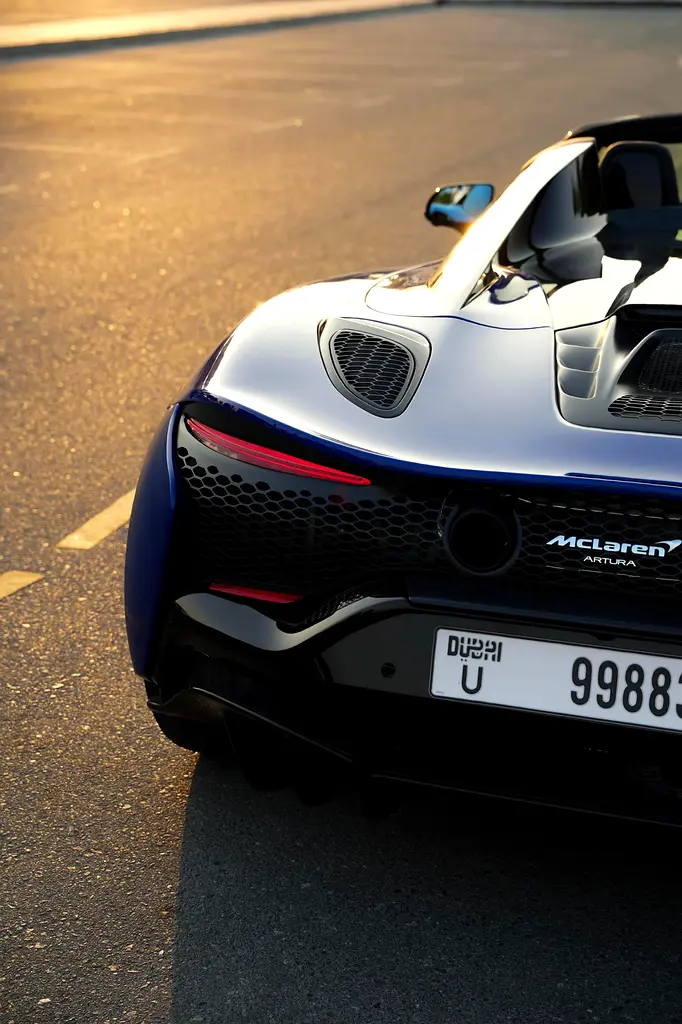 2025 McLaren Artura for Rent in Al Barsha 1 photo 9