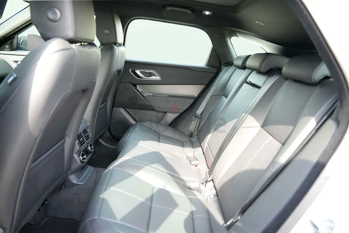 2025 Land Rover Range Rover Velar for Rent in Al Barsha 1 photo 7