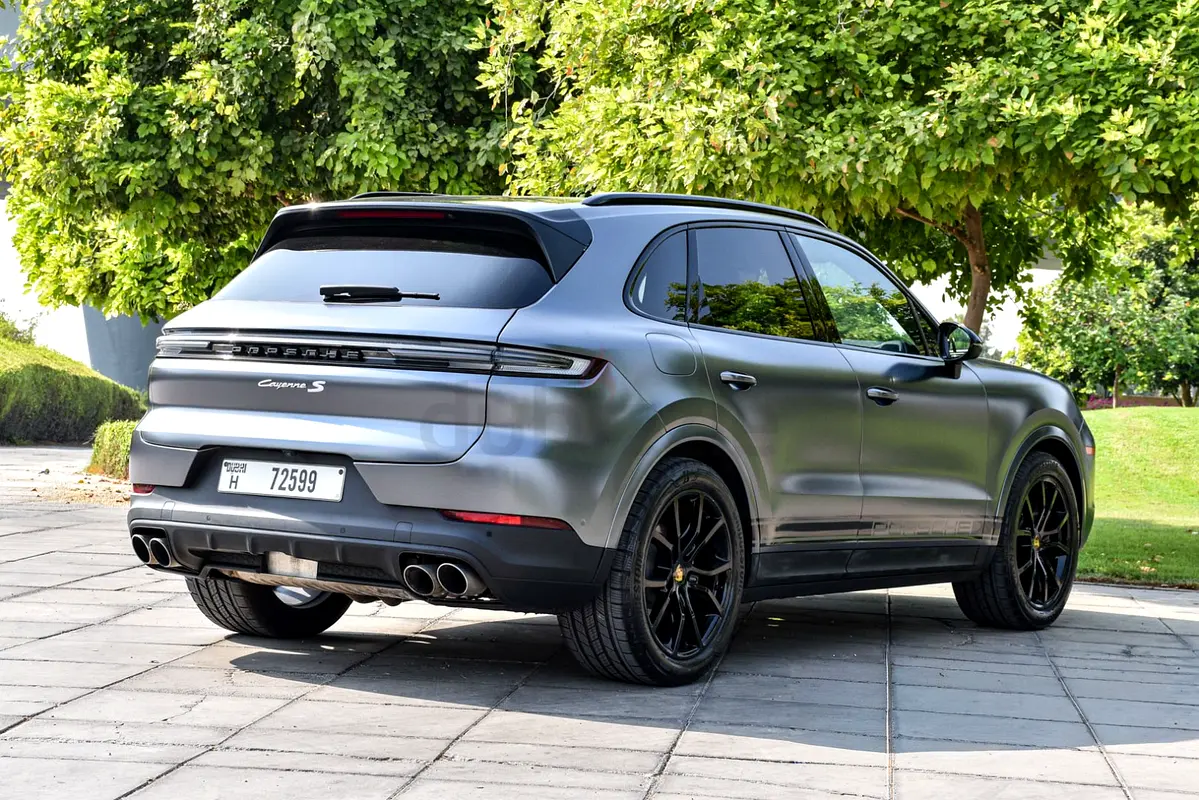2024 Porsche Cayenne for Rent in Palm Jumeirah photo 7