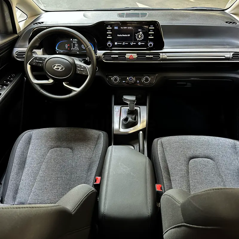 2025 Hyundai Stargazer for Rent in Jumeirah Lake Towers (JLT) photo 8