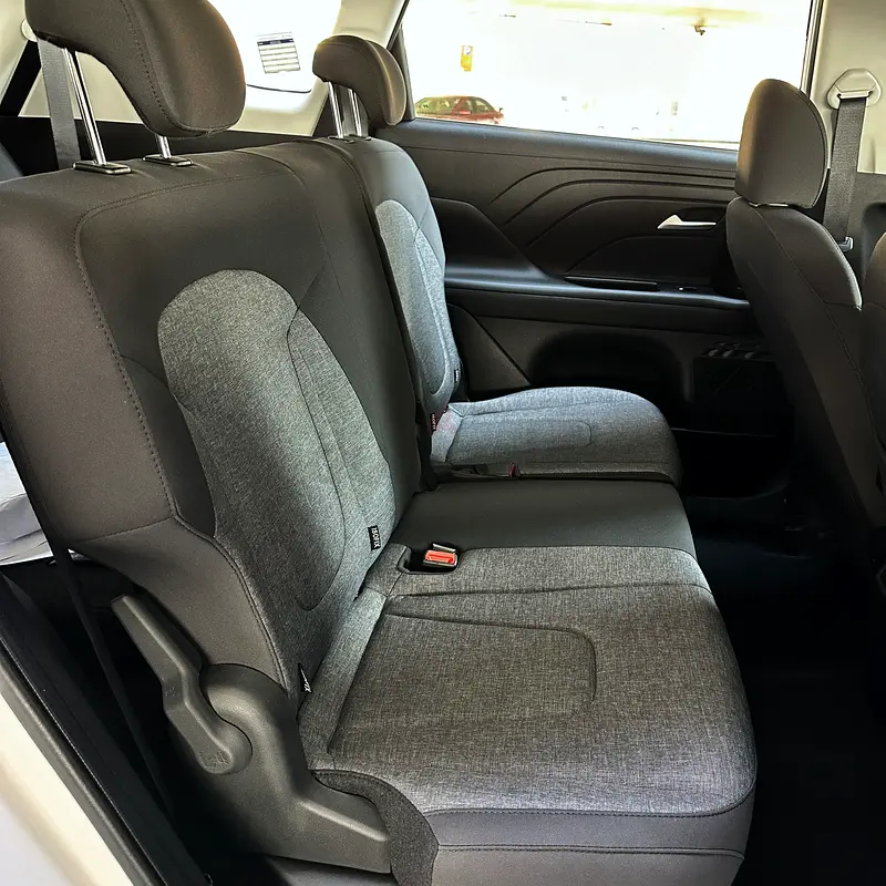 2025 Hyundai Stargazer for Rent in Jumeirah Lake Towers (JLT) photo 9