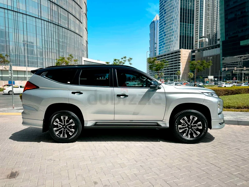 2023 Mitsubishi Montero Sport for Rent in Jumeirah Lake Towers (JLT) photo 3