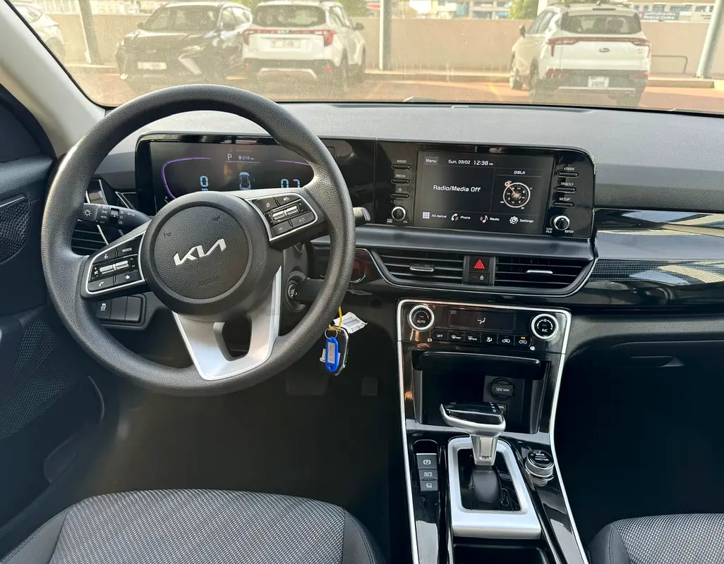2025 Kia Seltos for Rent in Jumeirah Lake Towers (JLT) photo 4
