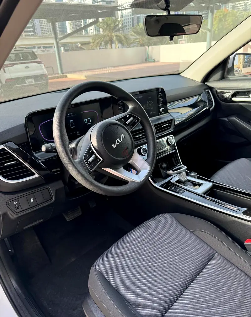 2025 Kia Seltos for Rent in Jumeirah Lake Towers (JLT) photo 5