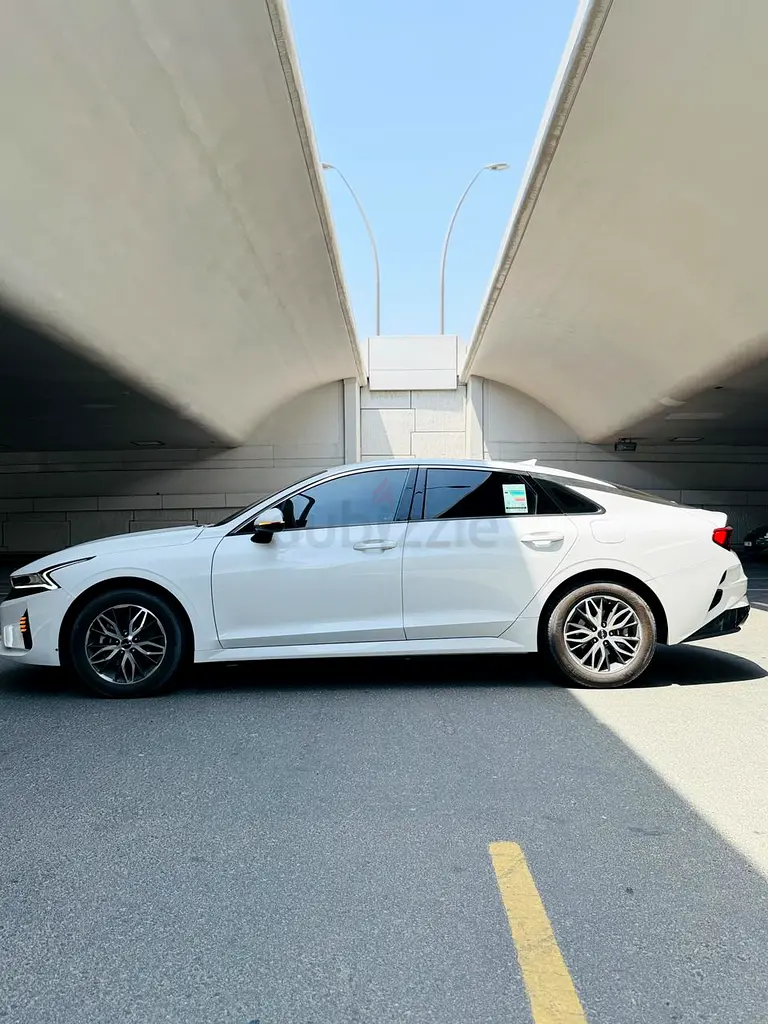 2023 Kia K5 for Rent in Business Bay photo 2