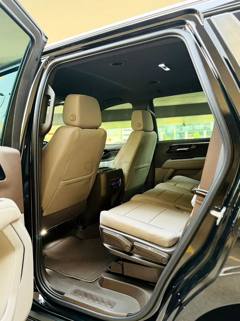 2025 Chevrolet Tahoe for Rent in Business Bay (Black) photo 7