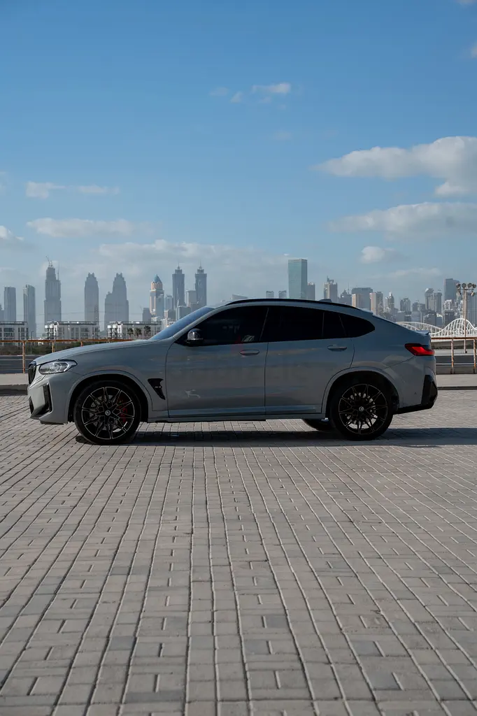 2024 BMW X4 for Rent in Palm Jumeirah photo 7