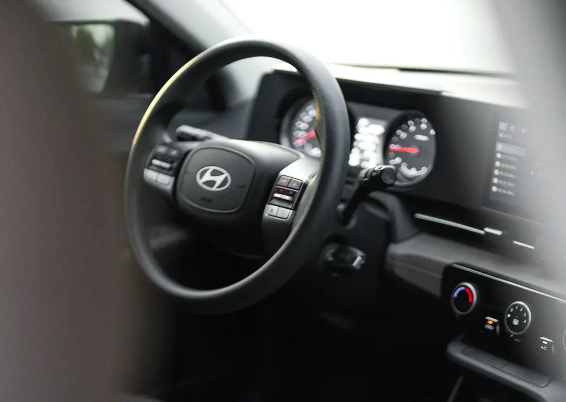 Hire 2025 Hyundai Accent in Al Quoz 4 photo 4