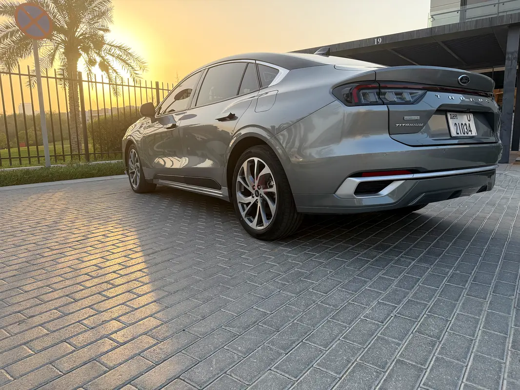 Hire 2024 Ford Taurus in Al Quoz 4 photo 2