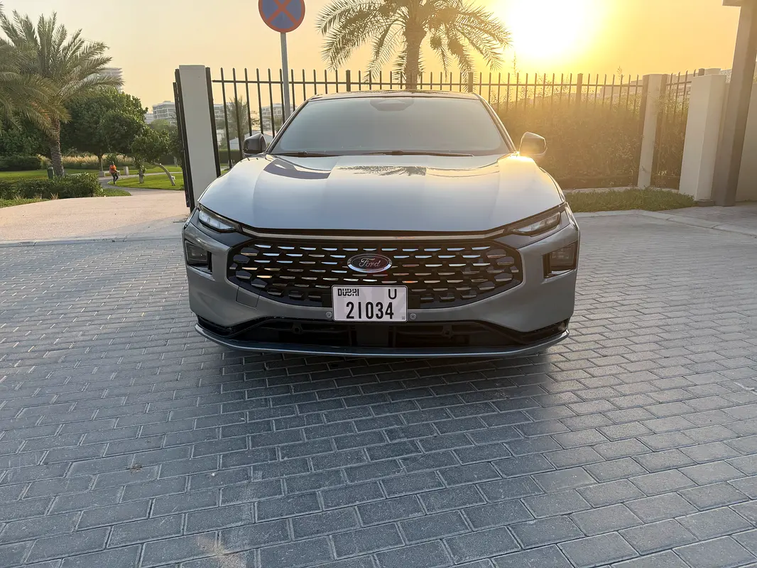 Hire 2024 Ford Taurus in Al Quoz 4 photo 4