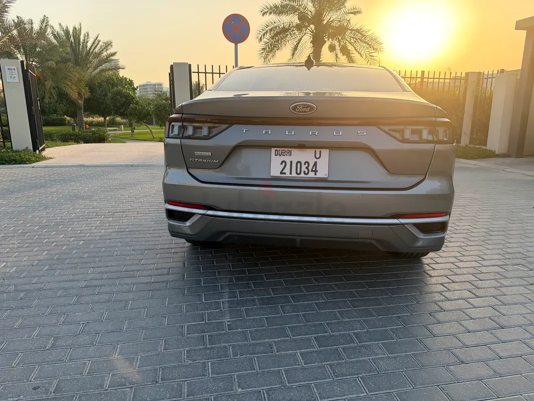 Hire 2024 Ford Taurus in Al Quoz 4 photo 6