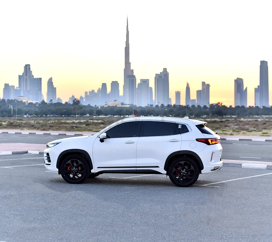 2024 Exeed LX for Rent in Al Garhoud photo 5