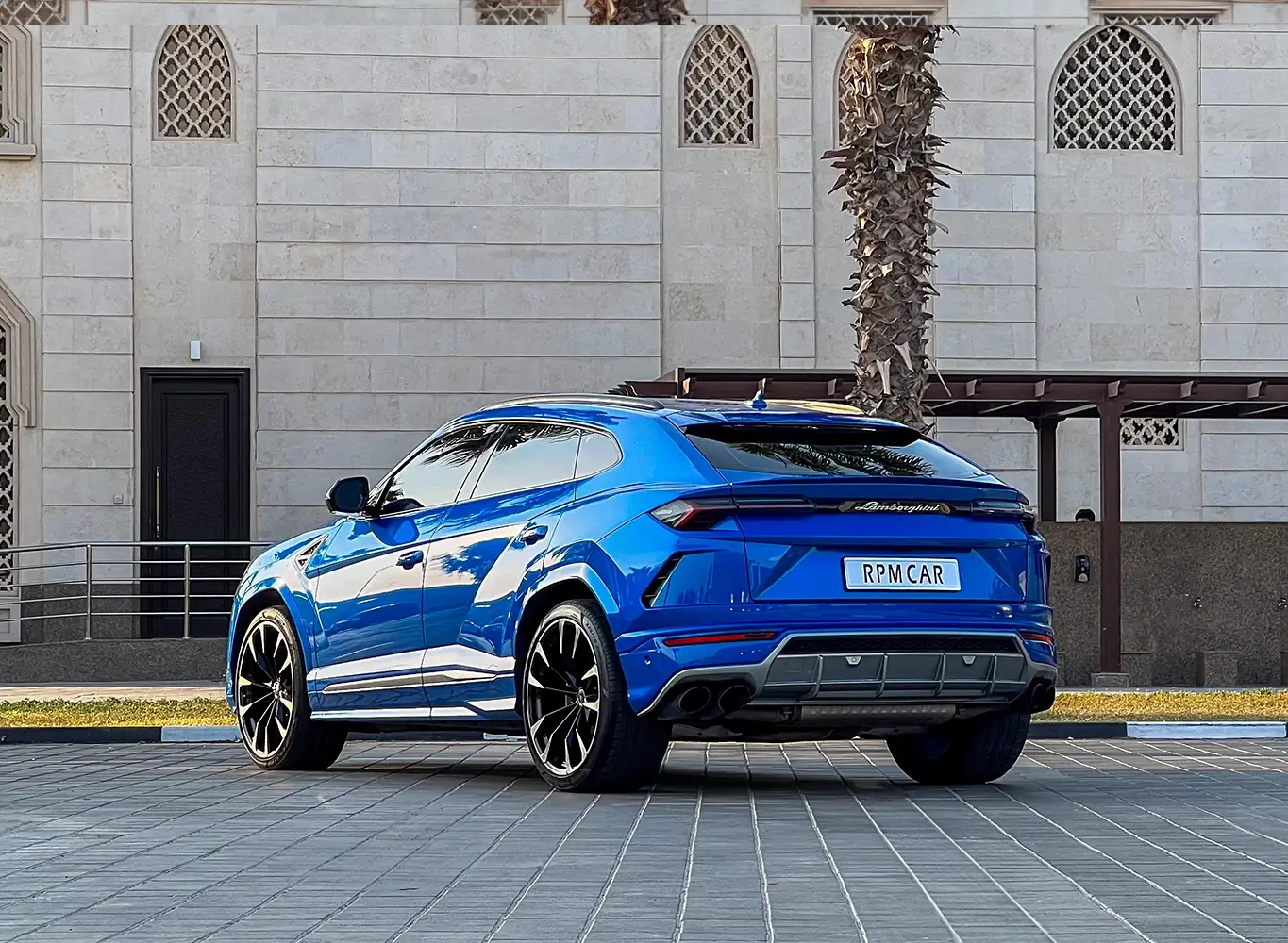 Hire 2022 Lamborghini Urus Blue in Dubai photo 5