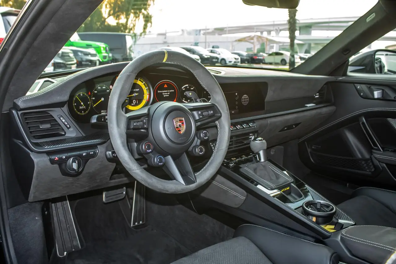 Hire 2023 Porsche 911 GT3 RS Black in Dubai photo 4