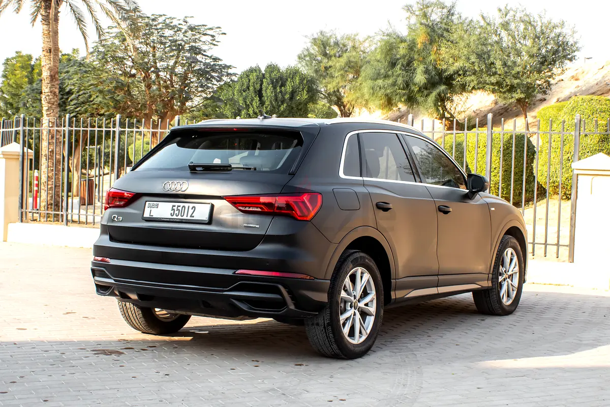 2022 Audi Q3 for Rent in Motor City photo 9