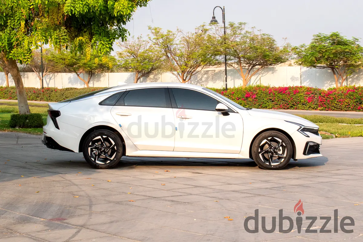 2025 Kia K5 for Rent in Port Saeed photo 4