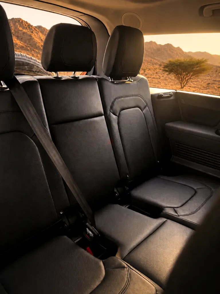 2023 Land Rover Defender for Rent in Al Barsha 1 photo 7