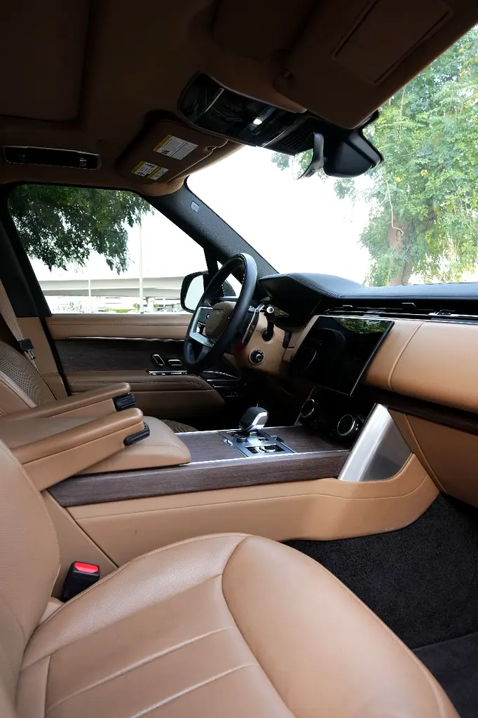 2023 Land Rover Range Rover for Rent in Port Saeed (White) photo 8