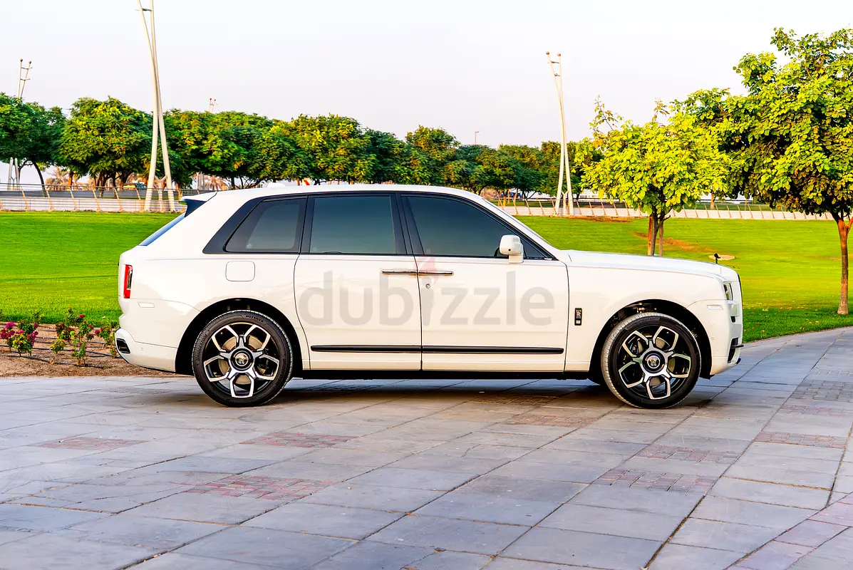 2022 Rolls-Royce Cullinan for Rent in Al Quoz 1 photo 3