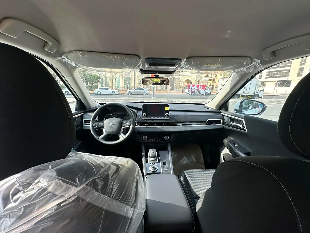 2025 Mitsubishi Outlander for Rent in Al Qusais Industrial 2 photo 7