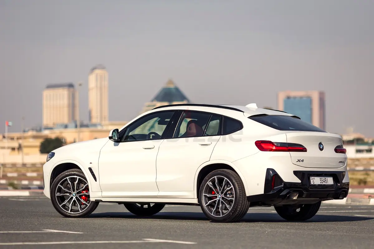 2024 BMW X4 for Rent in Business Bay photo 2