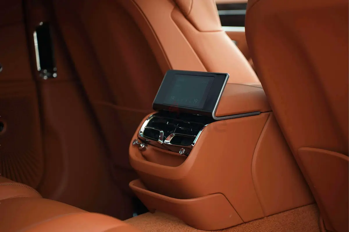 2024 Bentley Flying Spur for Rent in Al Barsha 1 photo 8