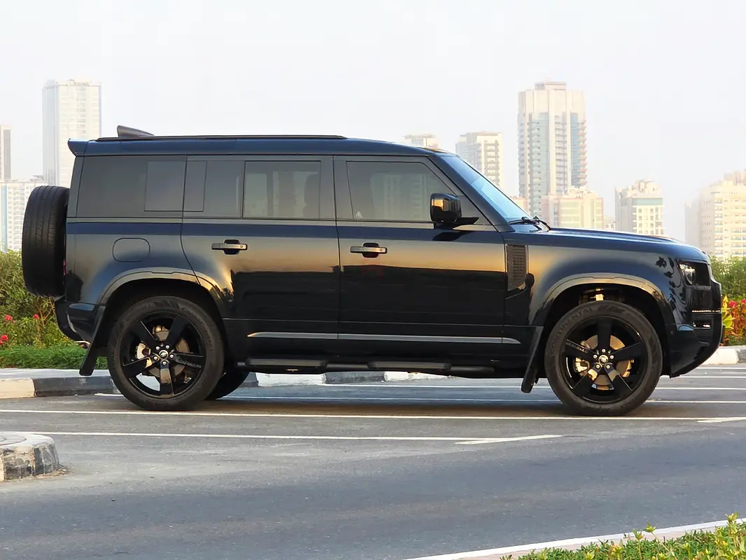 2025 Land Rover Defender for Rent in Al Mamzar Front photo 4