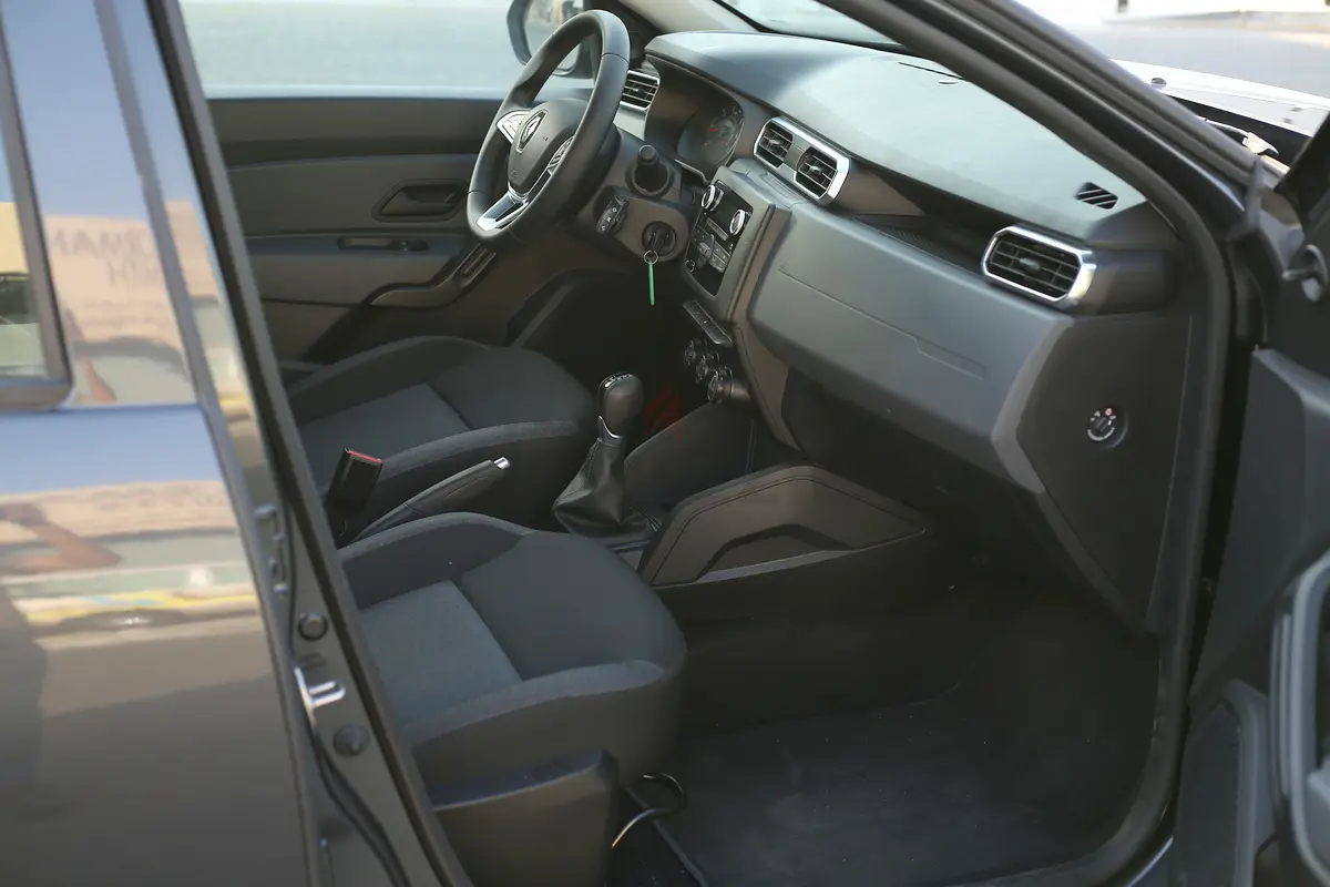2023 Renault Duster for Rent in Al Jaddaf photo 7