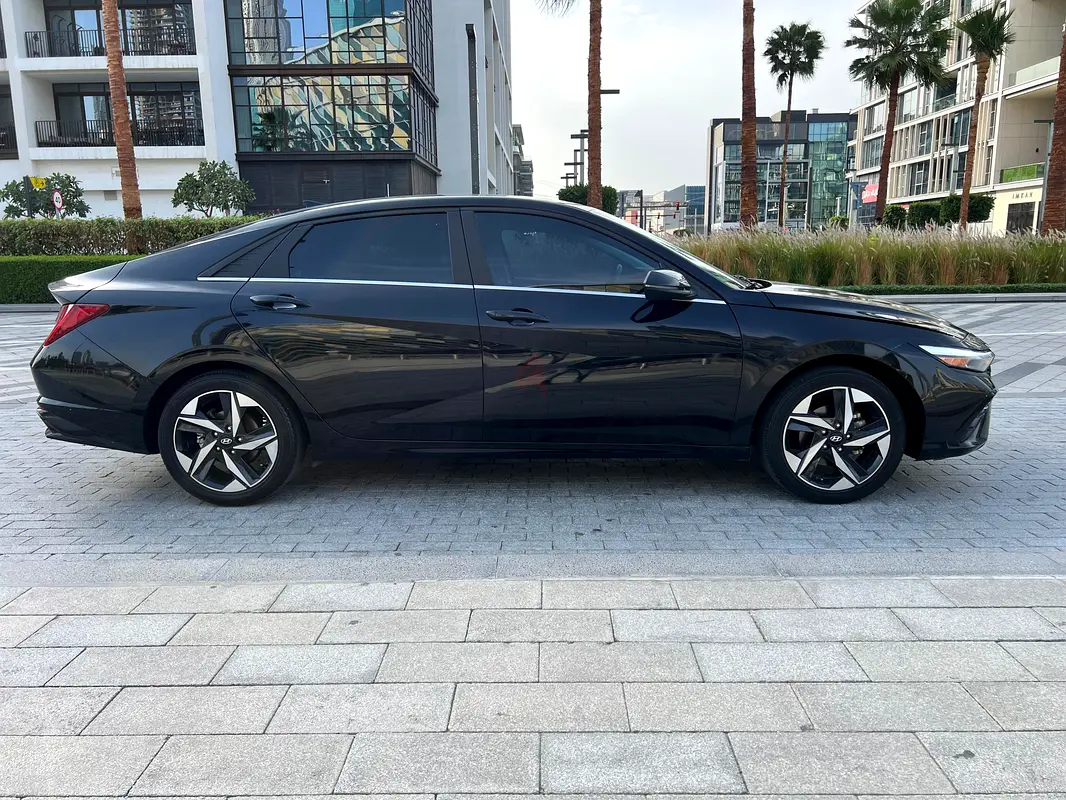 2023 Hyundai Elantra for Rent in Al Qusais 2 photo 4