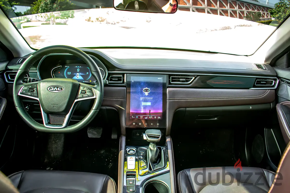 2023 JAC J7 for Rent in Hor Al Anz photo 5