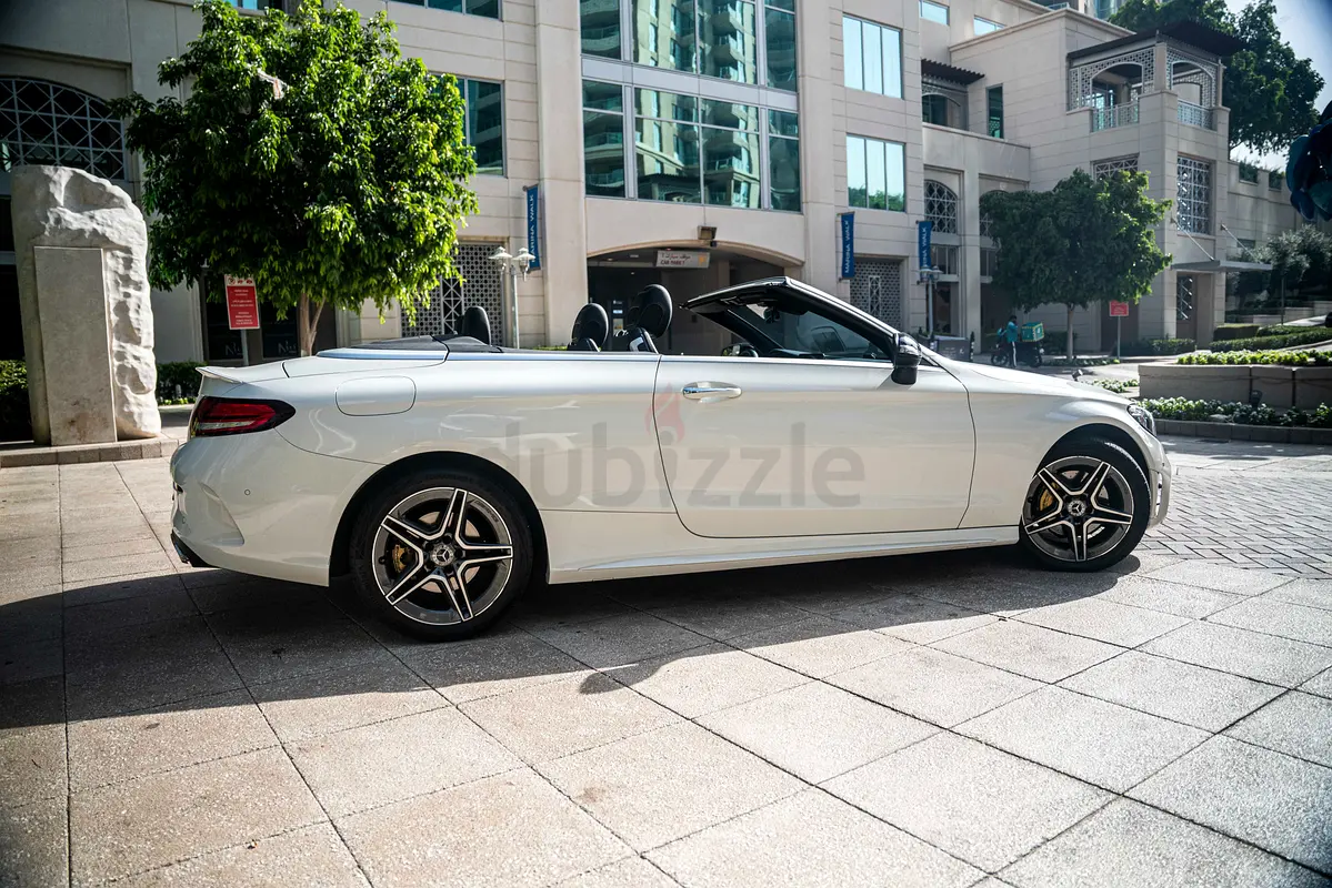 2022 Mercedes-Benz C-Class for Rent in Dubai Marina photo 4