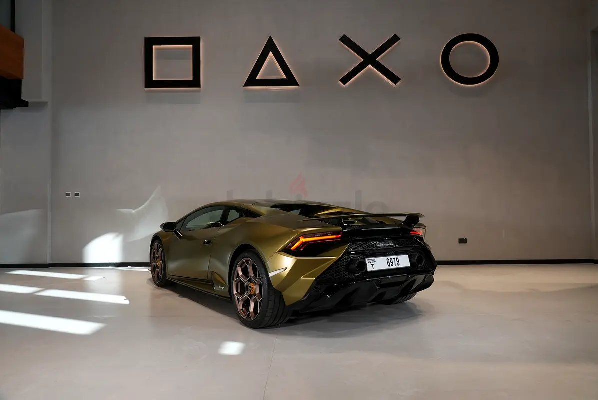 2024 Lamborghini Huracan for Rent in Al Quoz 3 photo 2
