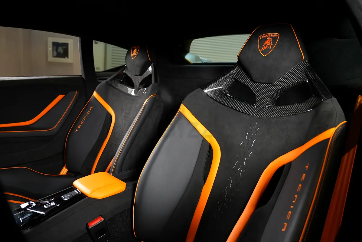 2024 Lamborghini Huracan for Rent in Al Quoz 3 photo 5