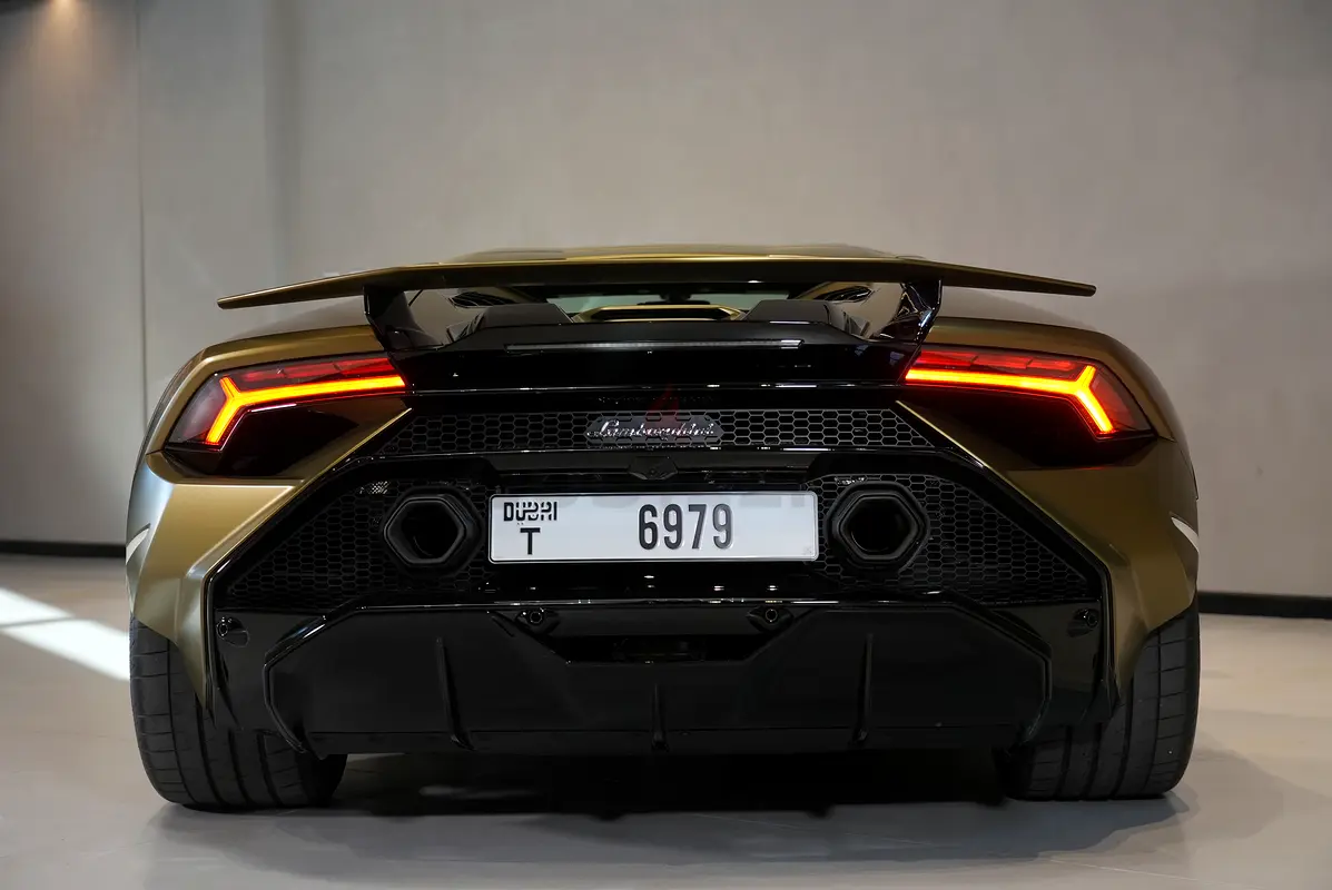 2024 Lamborghini Huracan for Rent in Al Quoz 3 photo 6