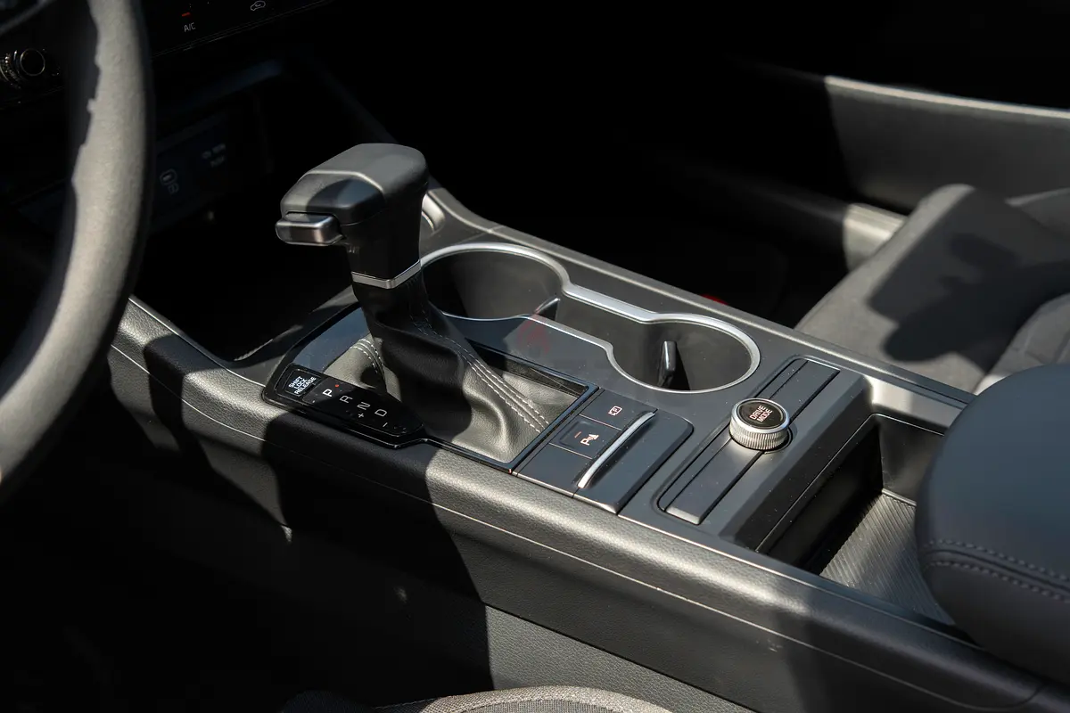2026 Kia K5 for Rent in Business Bay photo 9