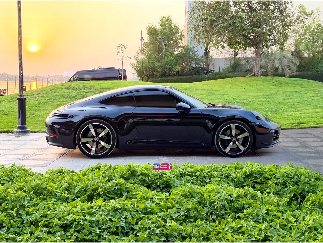 Porsche 911 – Where Luxury Meets Speed photo 4