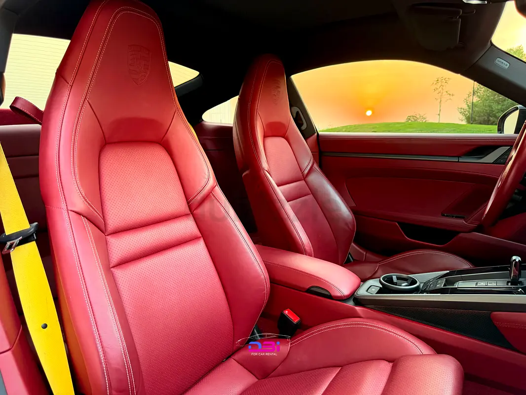 Porsche 911 – Where Luxury Meets Speed photo 10