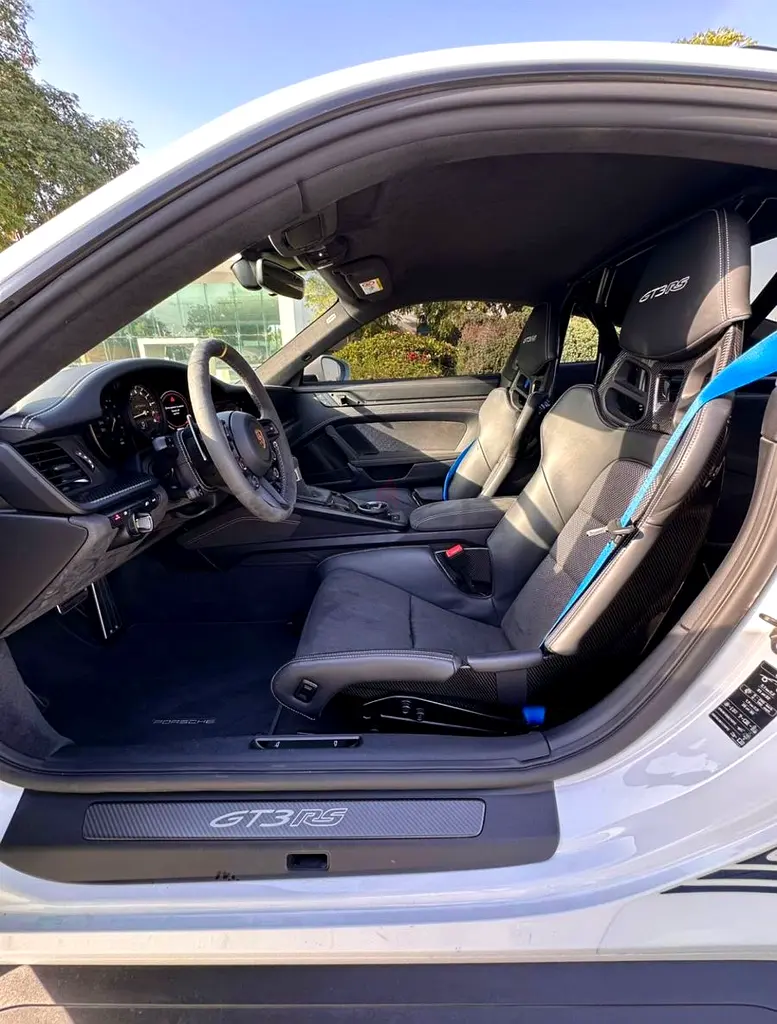 2025 Porsche 911 for Rent in Business Bay (White) photo 3