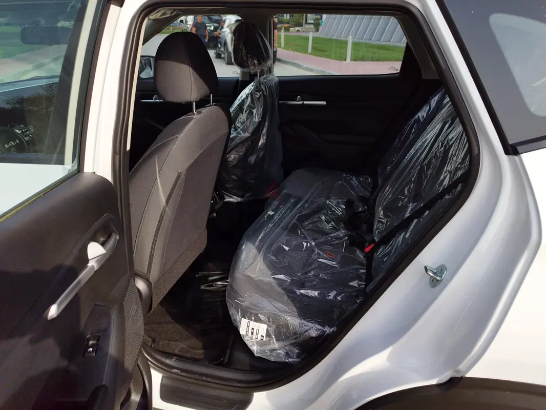 2023 Kia Seltos for Rent in Port Saeed photo 6