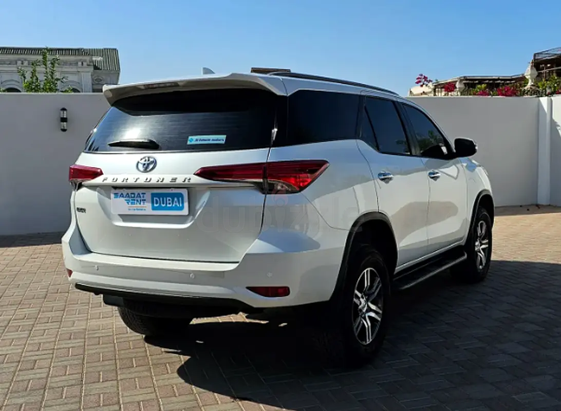 2025 Toyota Fortuner for Rent in Al Rashidiya (White, Automatic, 7 Seater, AL ROOYA) photo 2