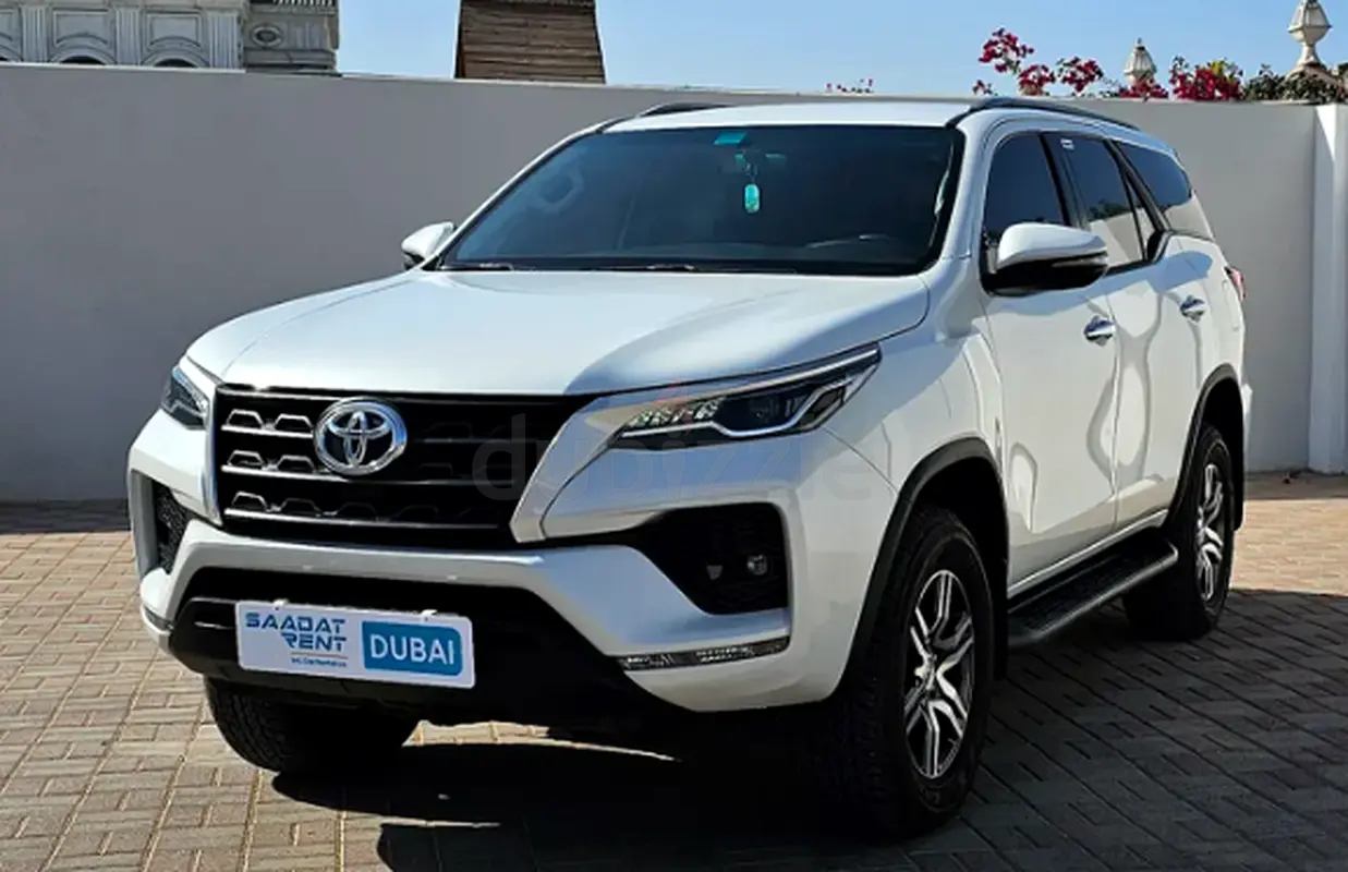 2025 Toyota Fortuner for Rent in Al Rashidiya (White, Automatic, 7 Seater, AL ROOYA) photo 6