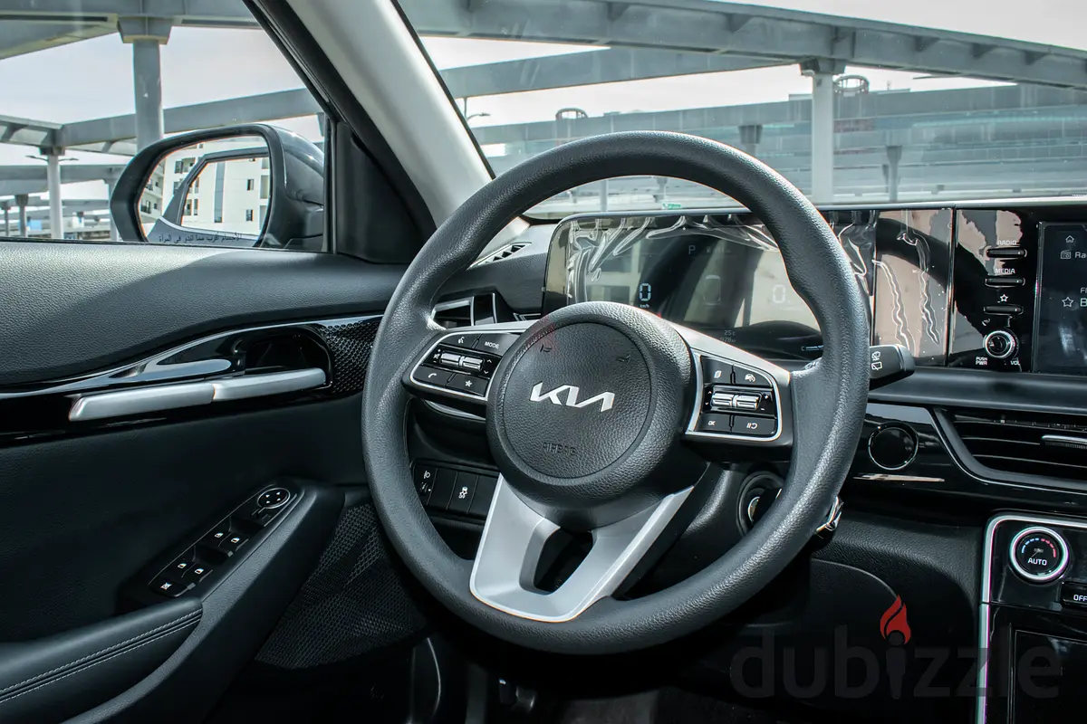 2025 Kia Seltos for Rent in Al Quoz Industrial Area 2 photo 4
