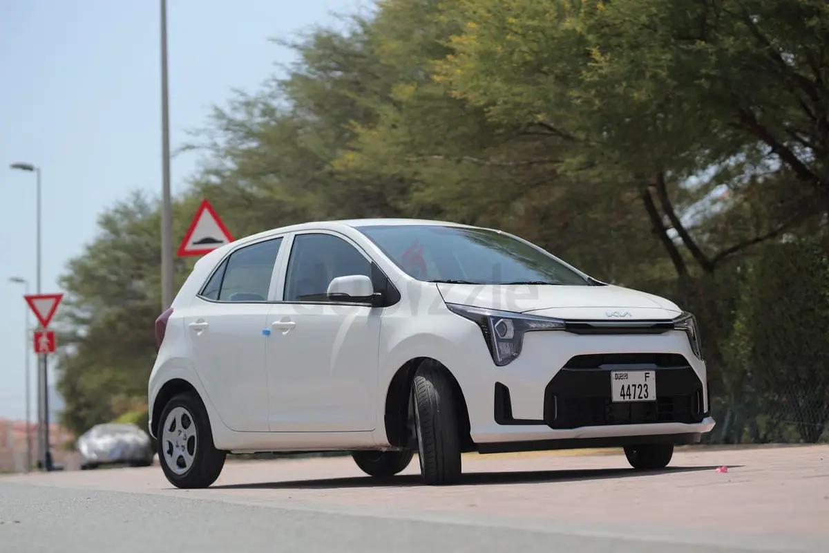 Hire 2024 Kia Picanto in JVC District 11 photo 4