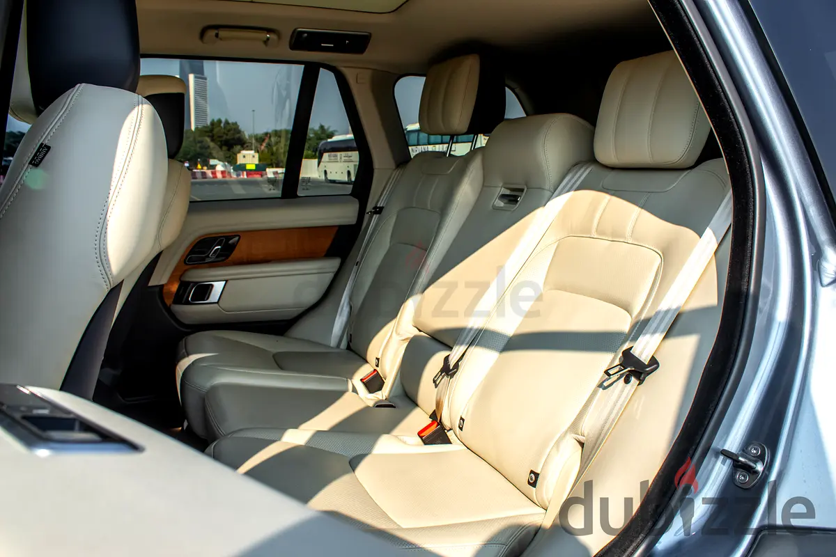 2022 Land Rover Range Rover for Rent in Al Jaddaf photo 6