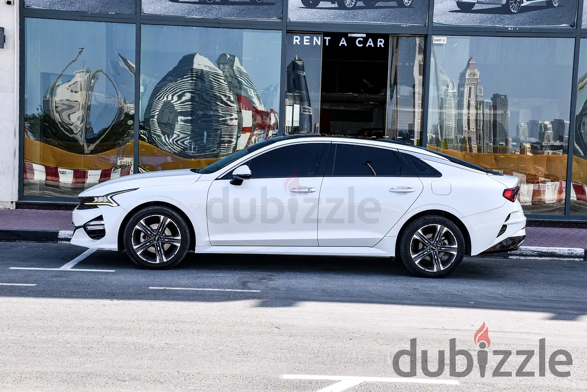 2022 Kia K5 for Rent in Al Jaddaf photo 2