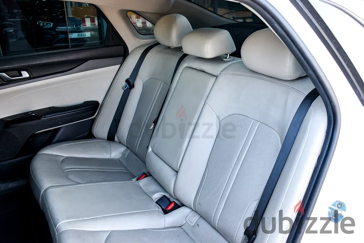 2022 Kia K5 for Rent in Al Jaddaf photo 7