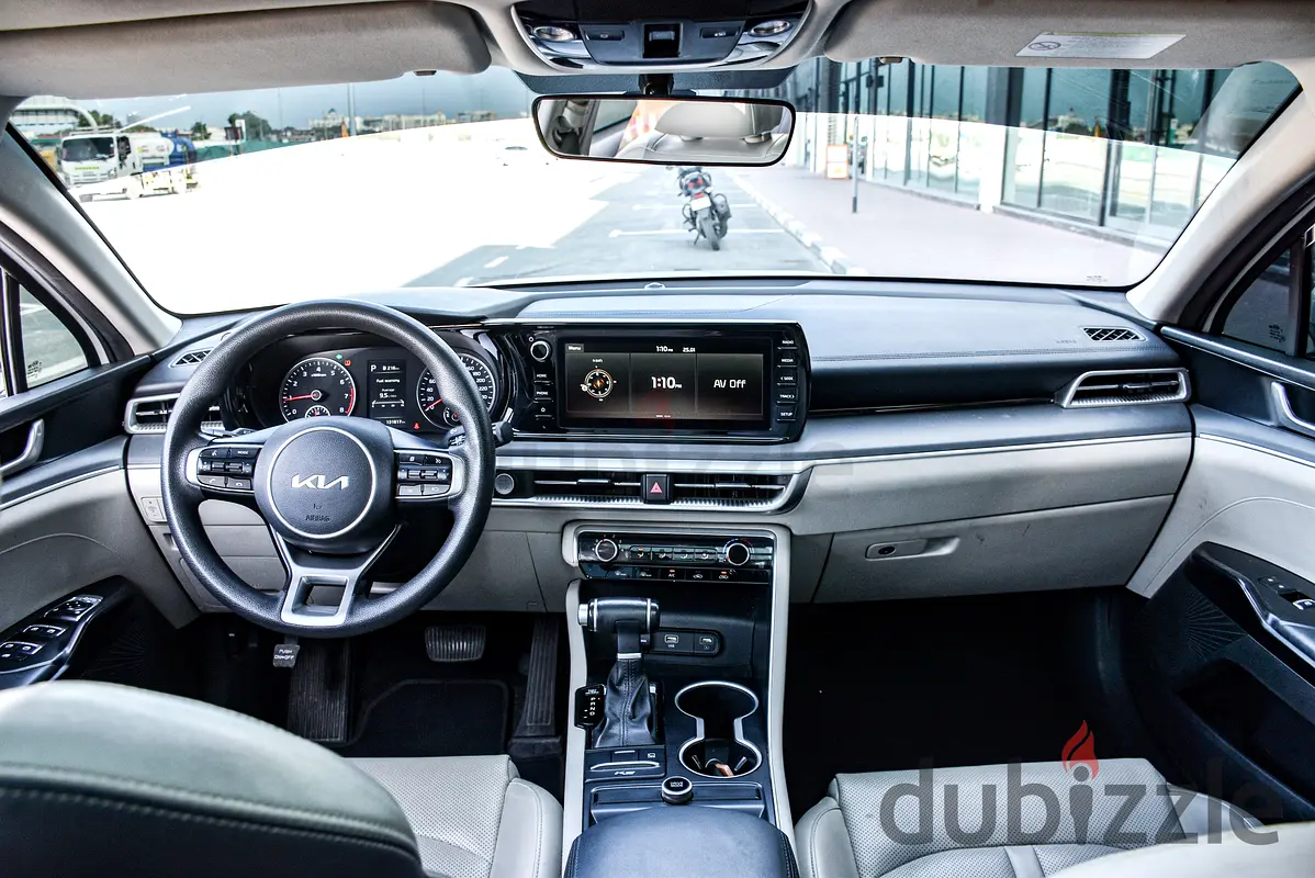 2022 Kia K5 for Rent in Al Jaddaf photo 8